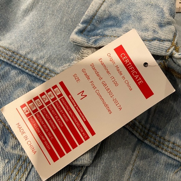 NWT New Collection Size M Light Wash Cotton Stretch Distressed Denim Jean Jacket - Picture 13 of 13